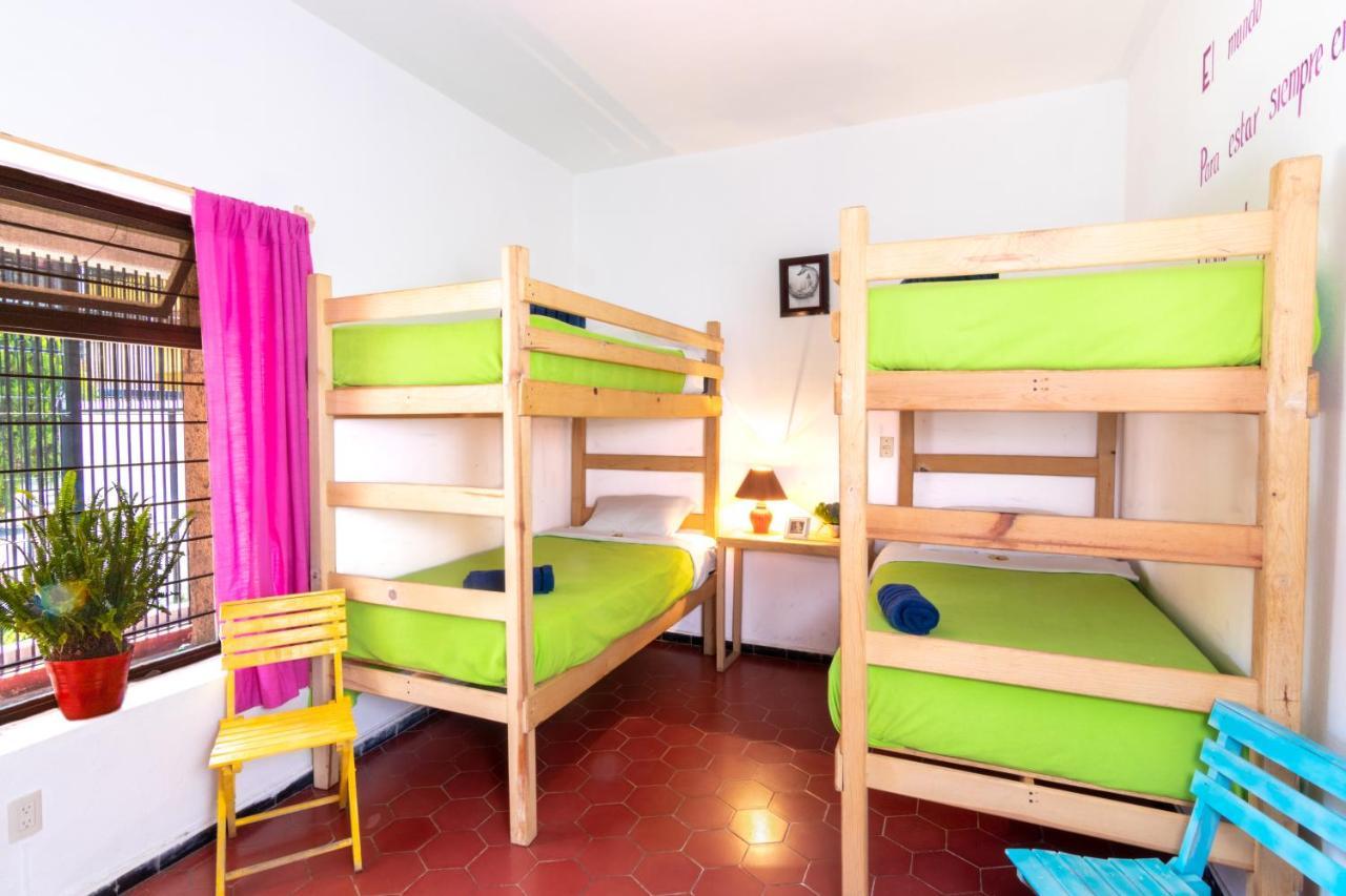 גואדלחארה Hostal Casa Colores Adults Only מראה חיצוני תמונה